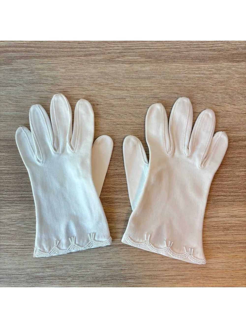 Vintage White Nylon Beaded Dress Gloves Wrist Formal Wedding Tea Party Costume